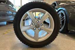 sininen Audi A3 2018 kuva 29.