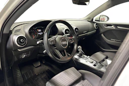 valkoinen Audi A3 2018 kuva 3.