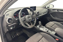 valkoinen Audi A3 2018 kuva 6.