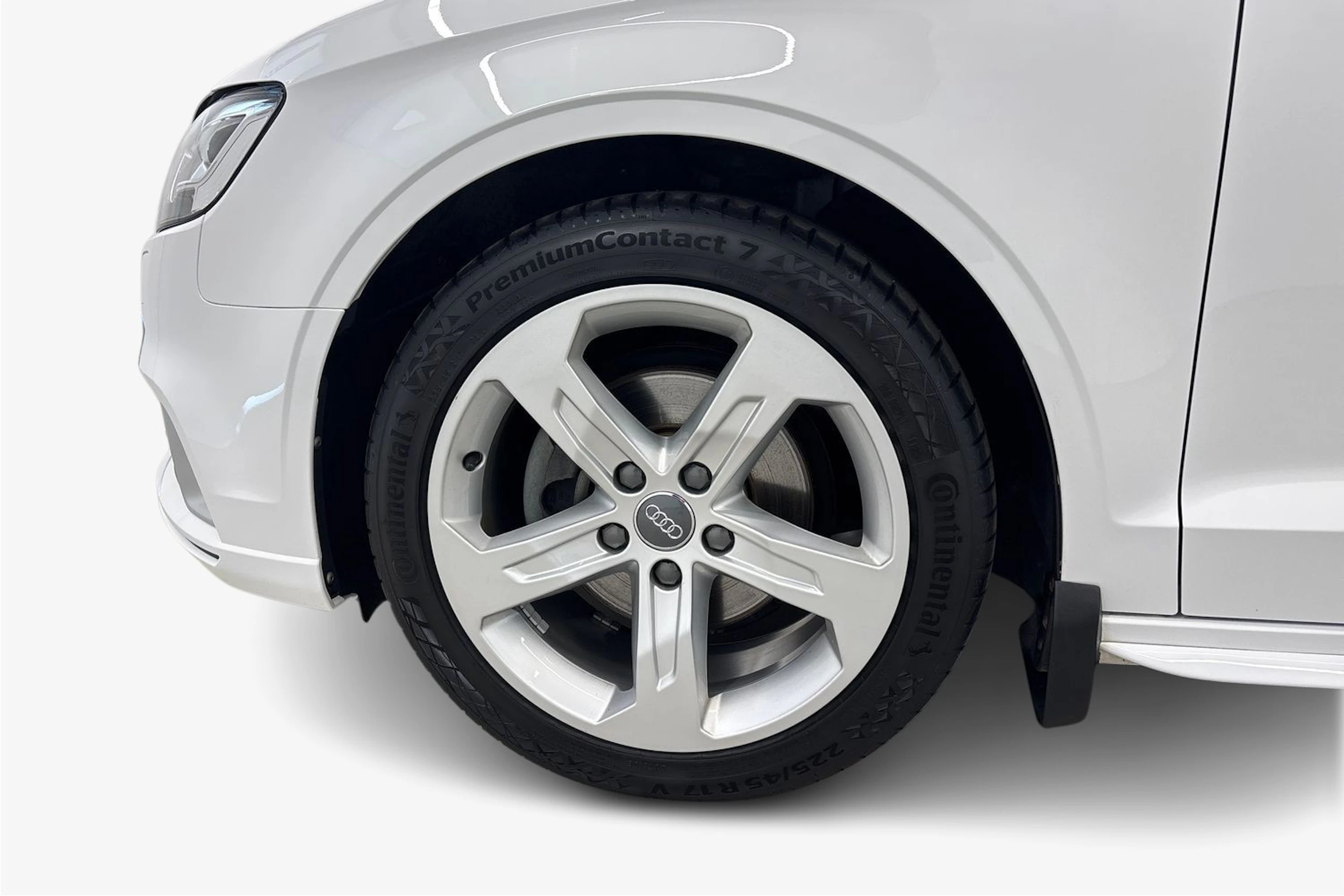 valkoinen Audi A3 2018 kuva 9.
