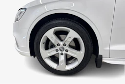 valkoinen Audi A3 2018 kuva 9.