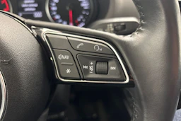 valkoinen Audi A3 2018 kuva 13.