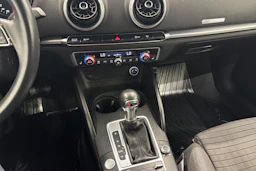 valkoinen Audi A3 2018 kuva 17.