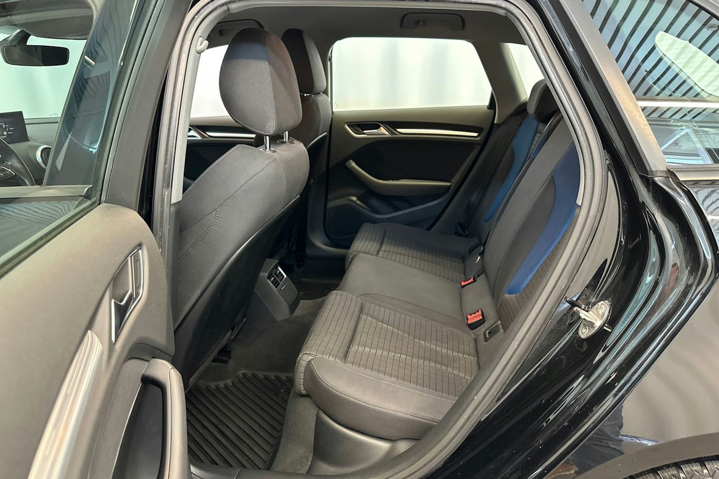 musta Audi A3 2018 kuva 13.