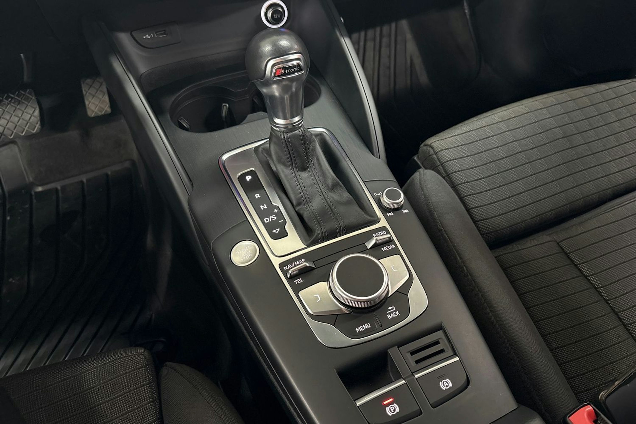 Hopea Audi A3 2018 kuva 24.