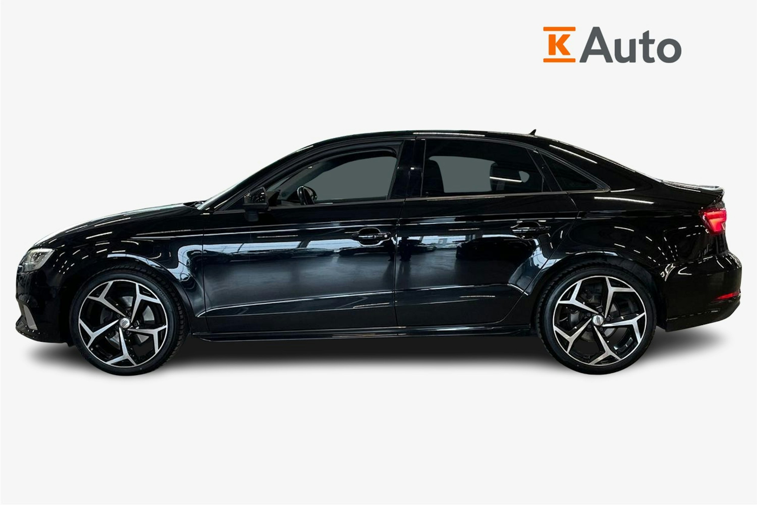 musta Audi A3 2018 kuva 6.
