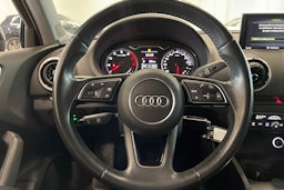 musta Audi A3 2018 kuva 15.