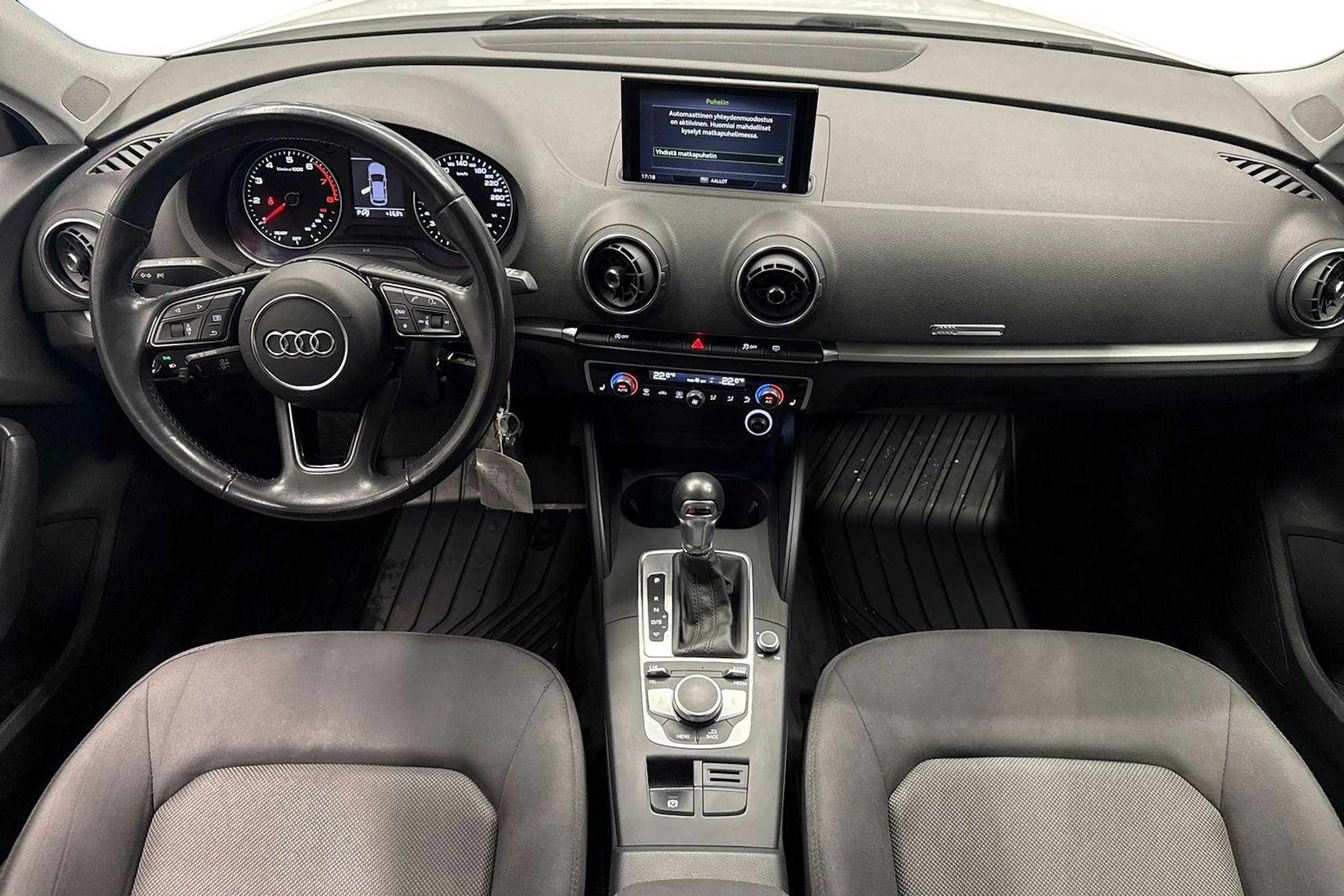 valkoinen Audi A3 2018 kuva 7.