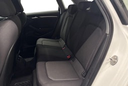 valkoinen Audi A3 2018 kuva 8.