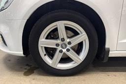 valkoinen Audi A3 2018 kuva 9.