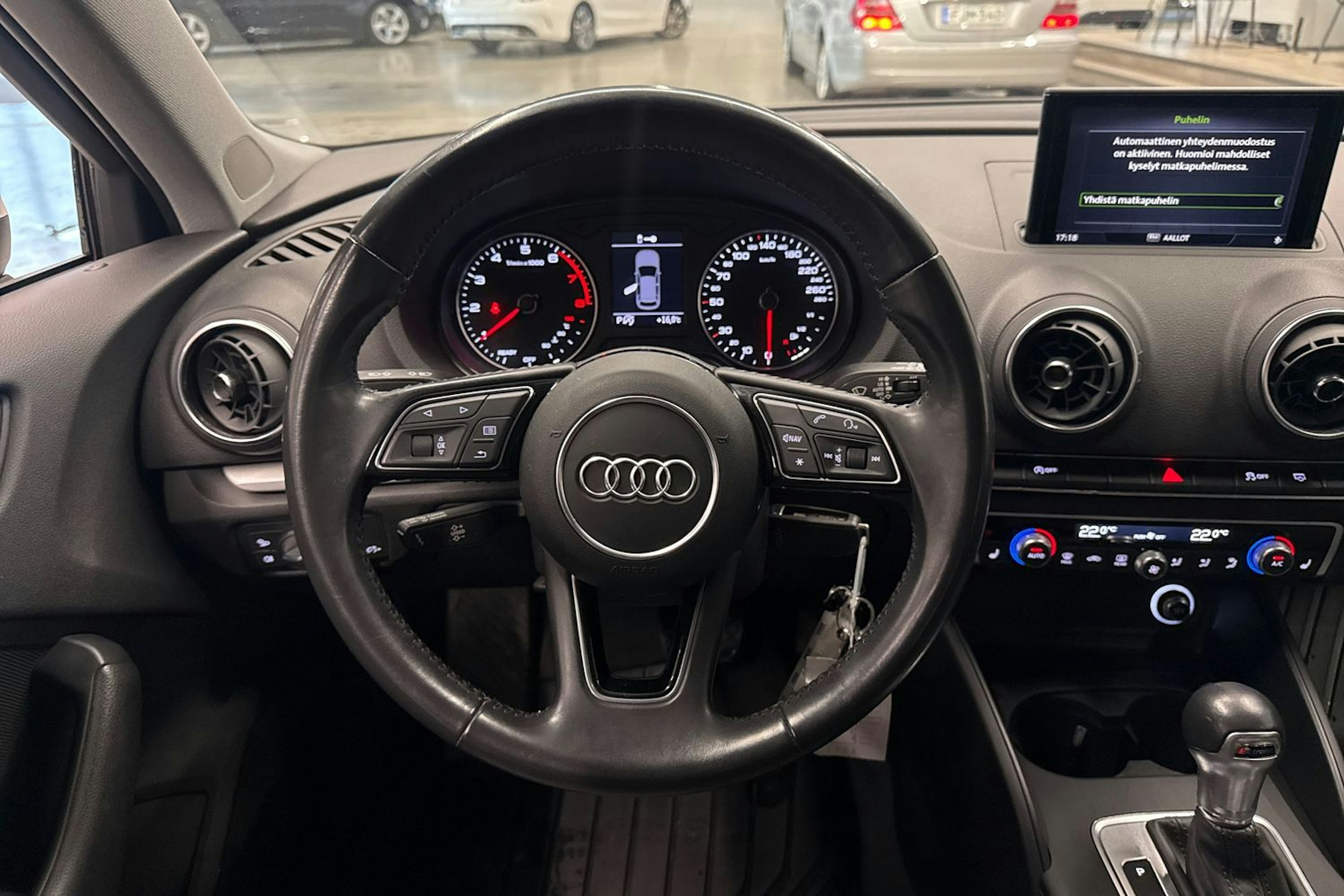 valkoinen Audi A3 2018 kuva 11.