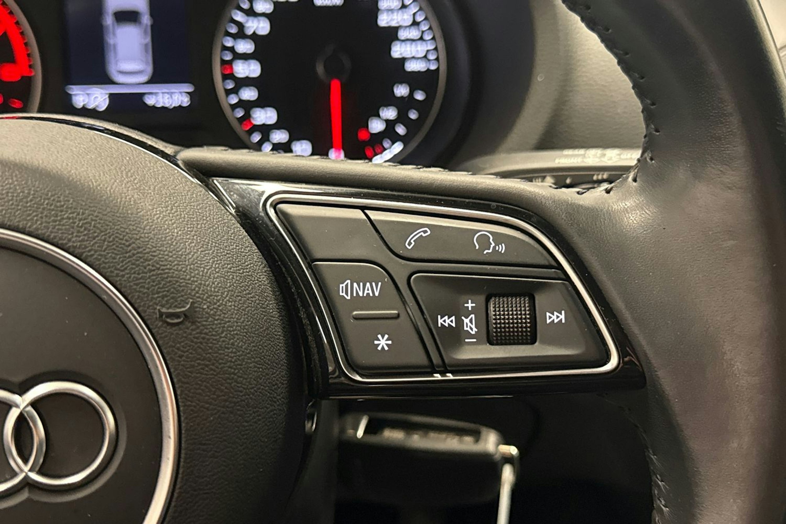 valkoinen Audi A3 2018 kuva 13.