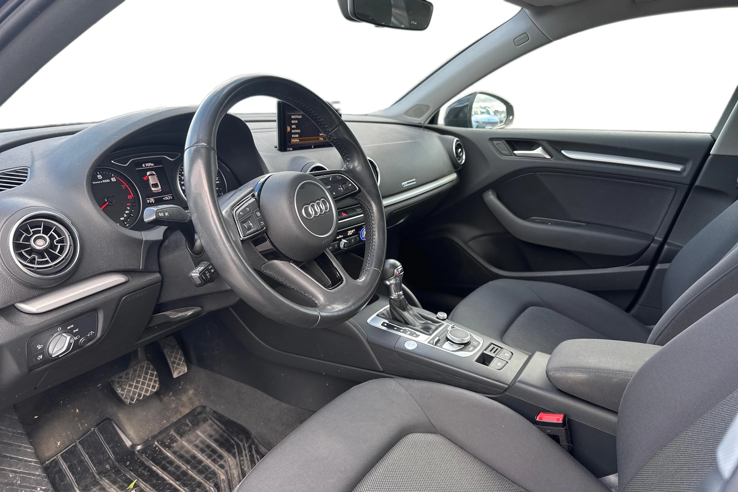 Musta Audi A3 2018 kuva 3.