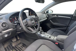 Musta Audi A3 2018 kuva 3.