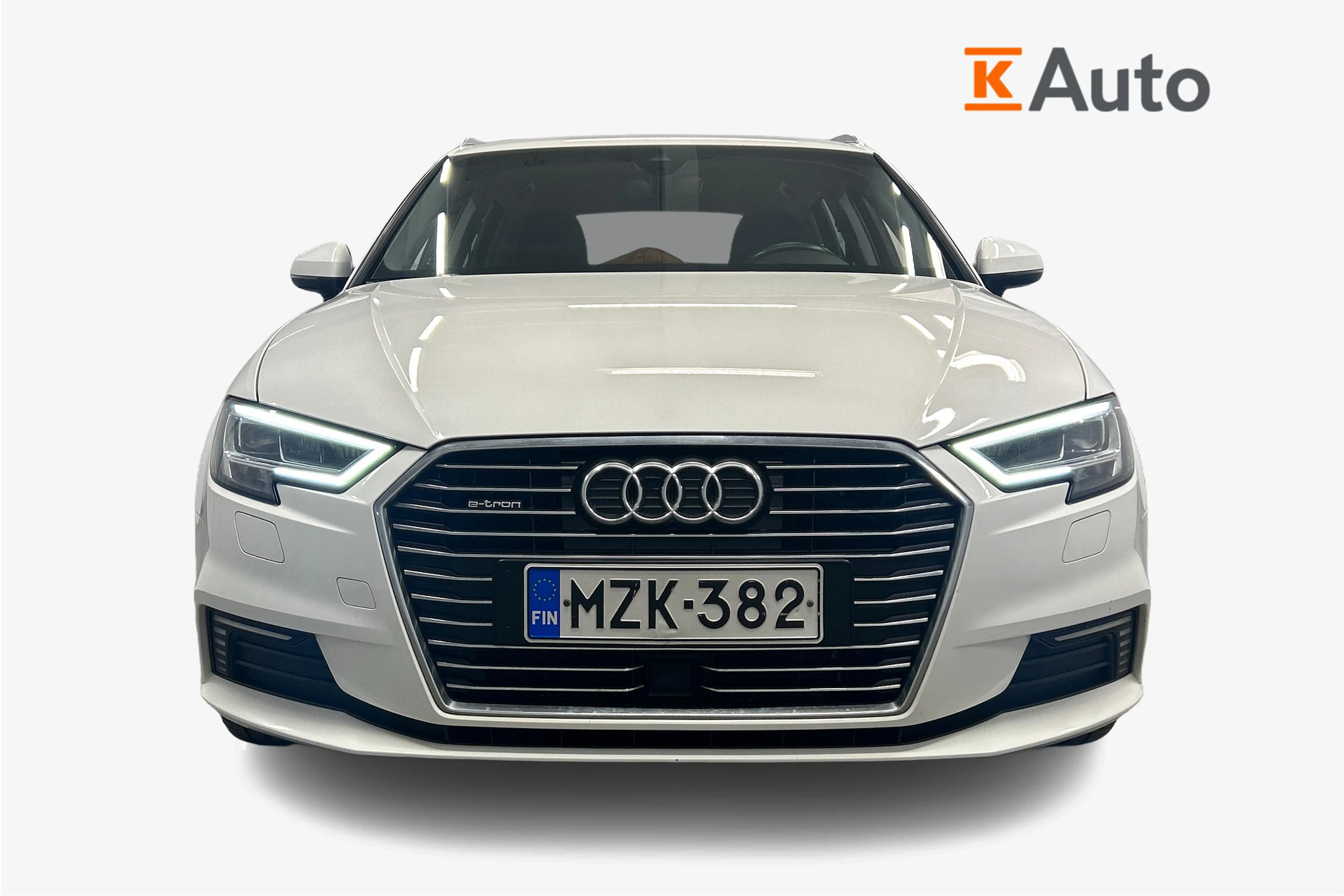 Valkoinen Audi A3 2018 kuva 5.