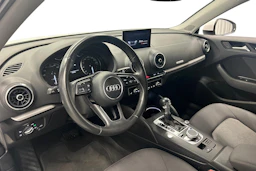 Valkoinen Audi A3 2018 kuva 8.