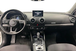 Valkoinen Audi A3 2018 kuva 9.