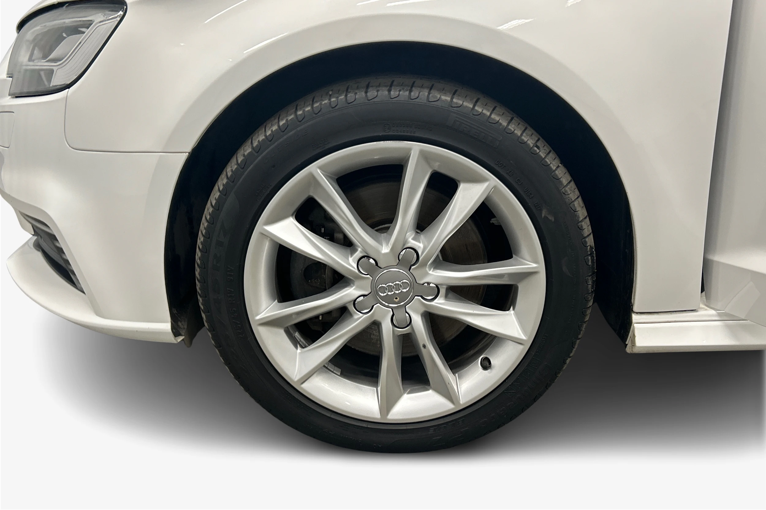 Valkoinen Audi A3 2018 kuva 12.
