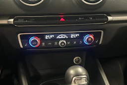 Valkoinen Audi A3 2018 kuva 18.