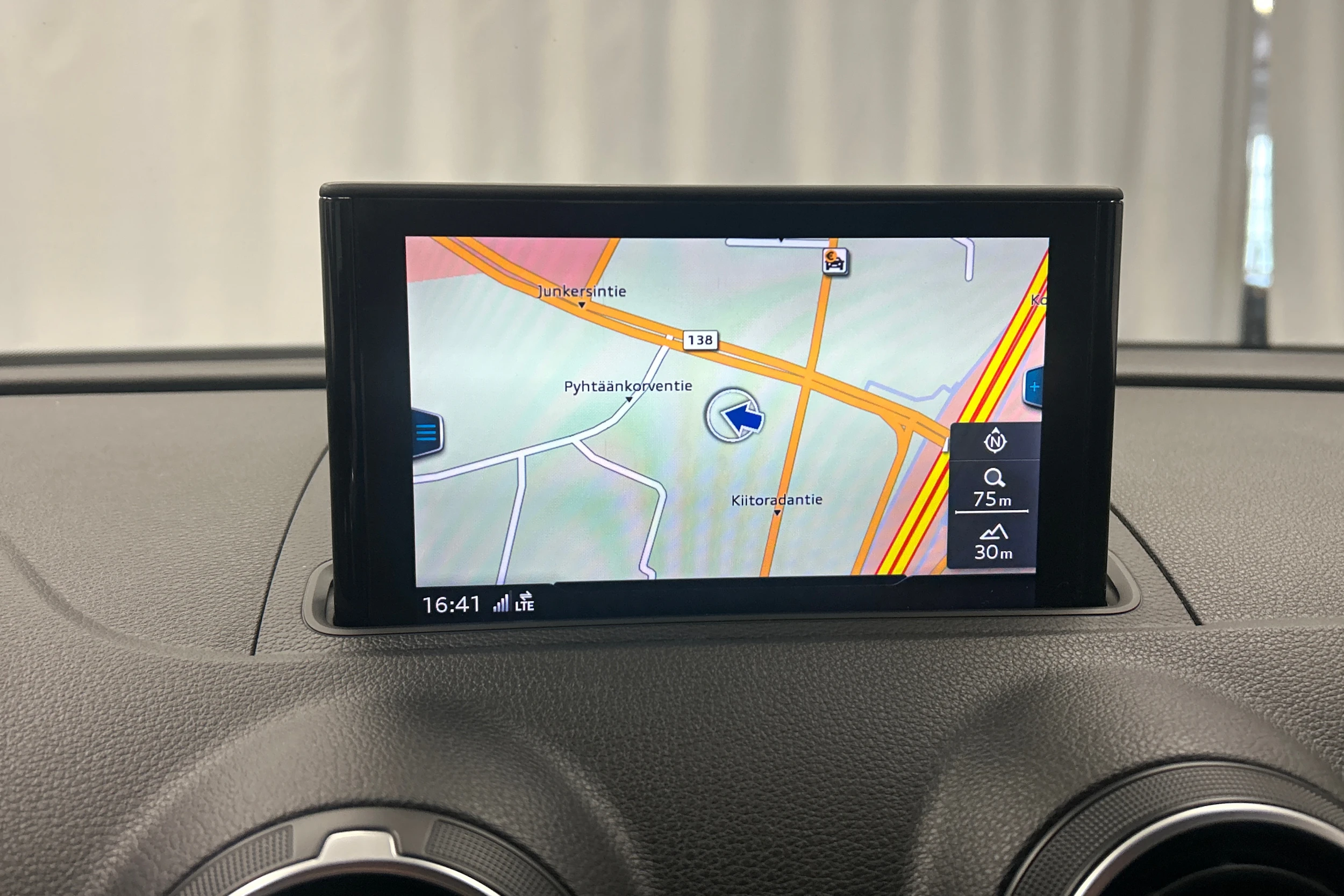 Valkoinen Audi A3 2018 kuva 19.