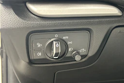 Valkoinen Audi A3 2018 kuva 21.