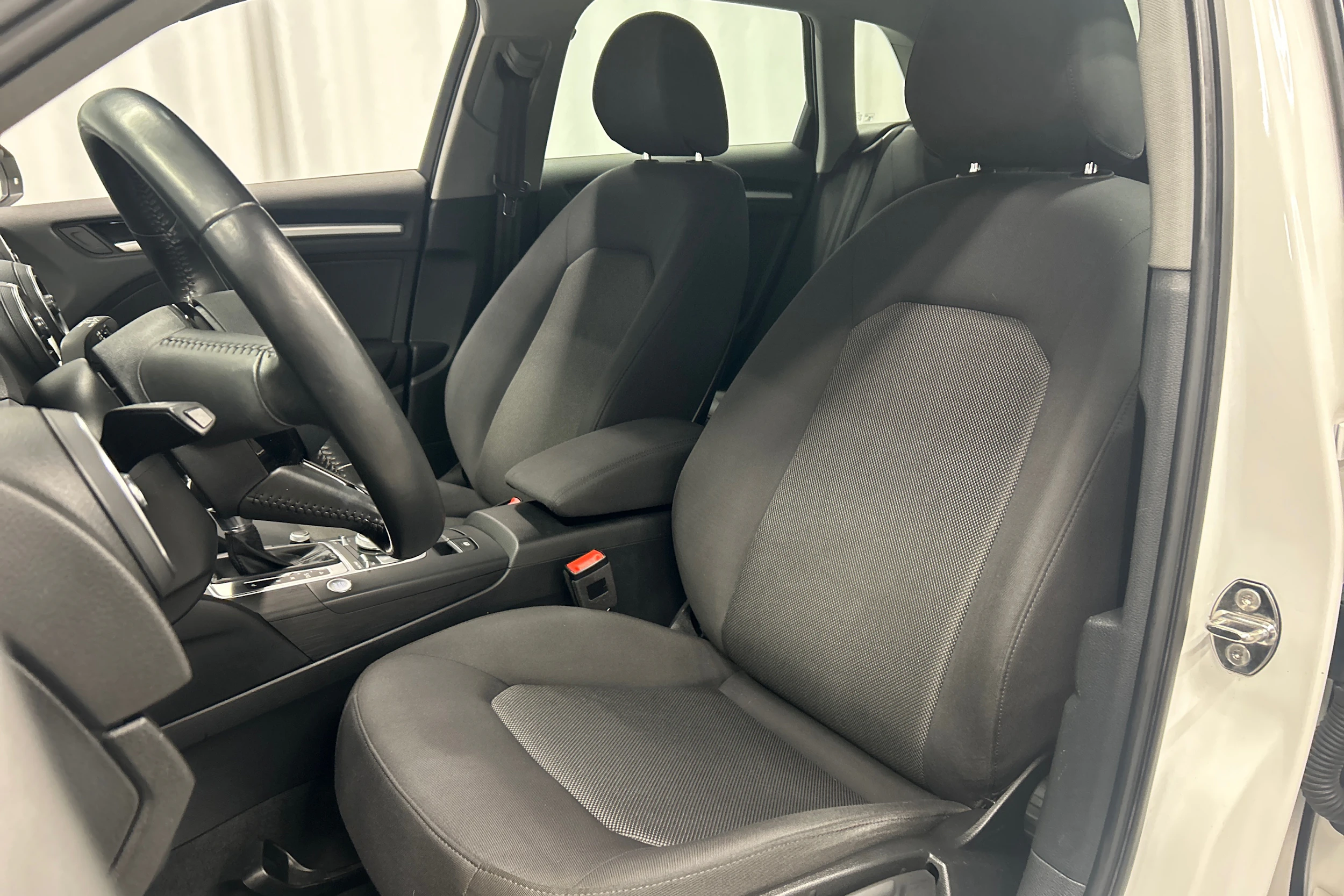 Valkoinen Audi A3 2018 kuva 23.