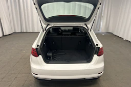Valkoinen Audi A3 2018 kuva 24.