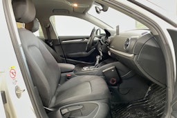 Valkoinen Audi A3 2018 kuva 11.