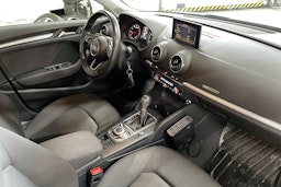 Valkoinen Audi A3 2018 kuva 12.