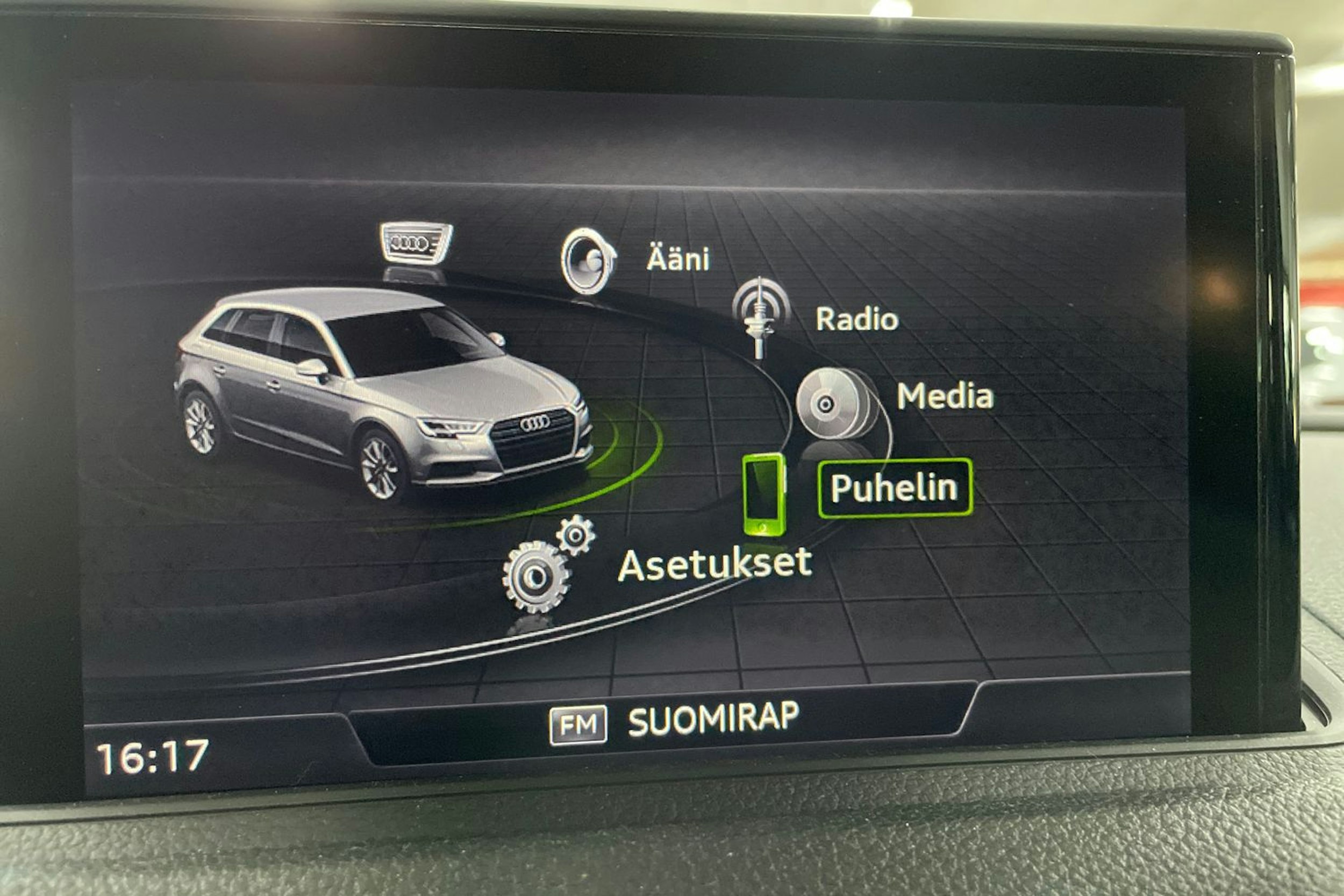 Valkoinen Audi A3 2018 kuva 16.