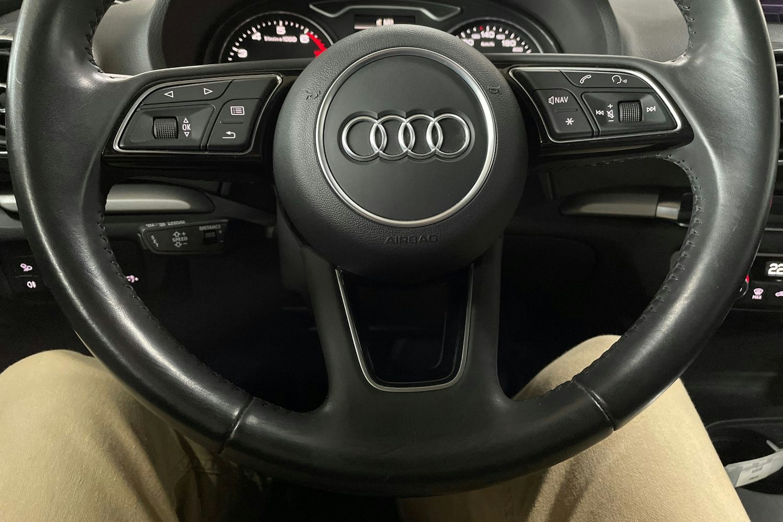 Harmaa Audi A3 2018 kuva 15.
