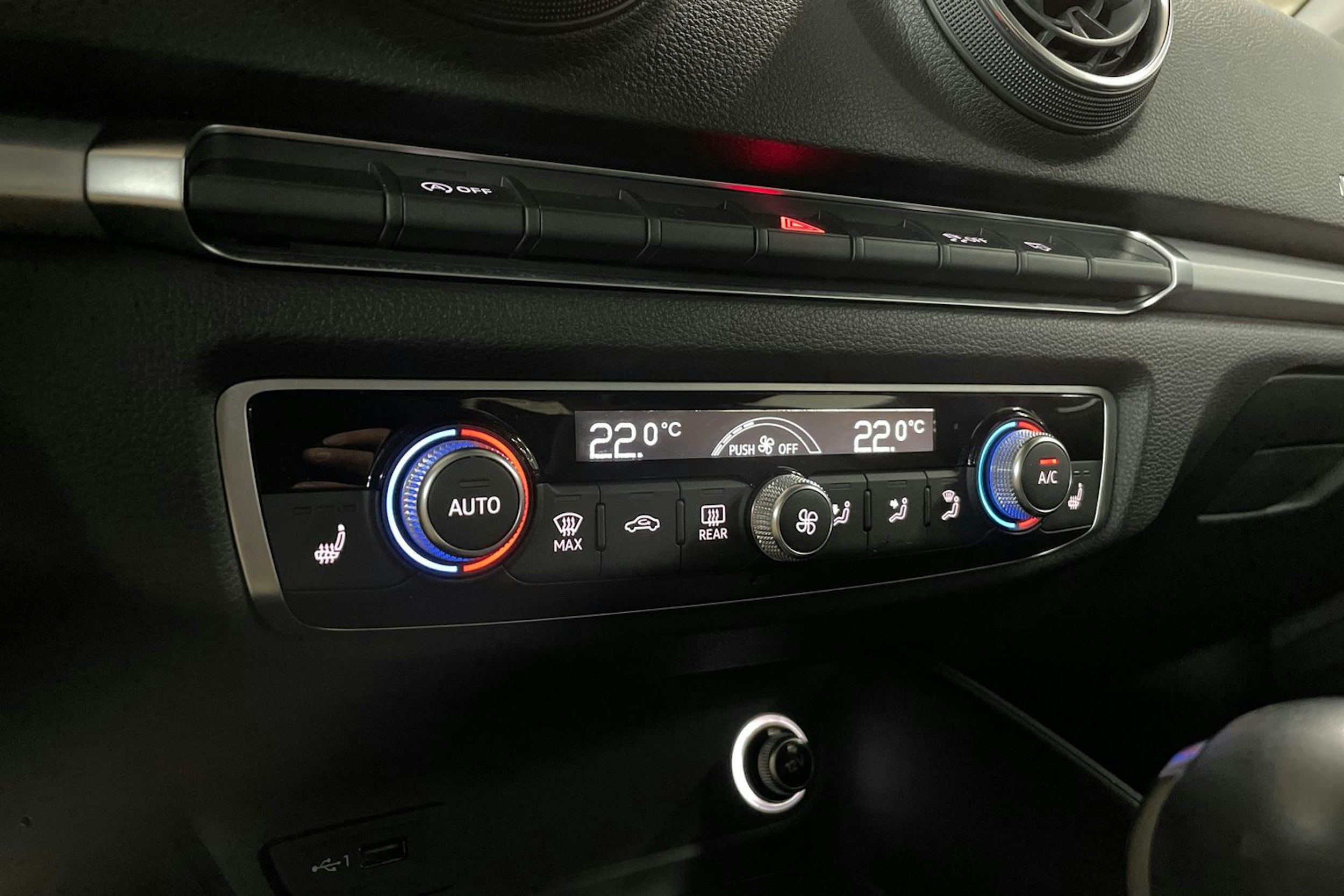 Harmaa Audi A3 2018 kuva 24.