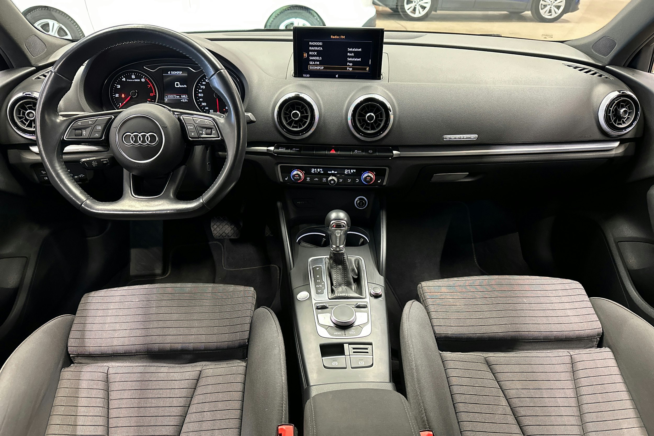 harmaa Audi A3 2018 kuva 7.