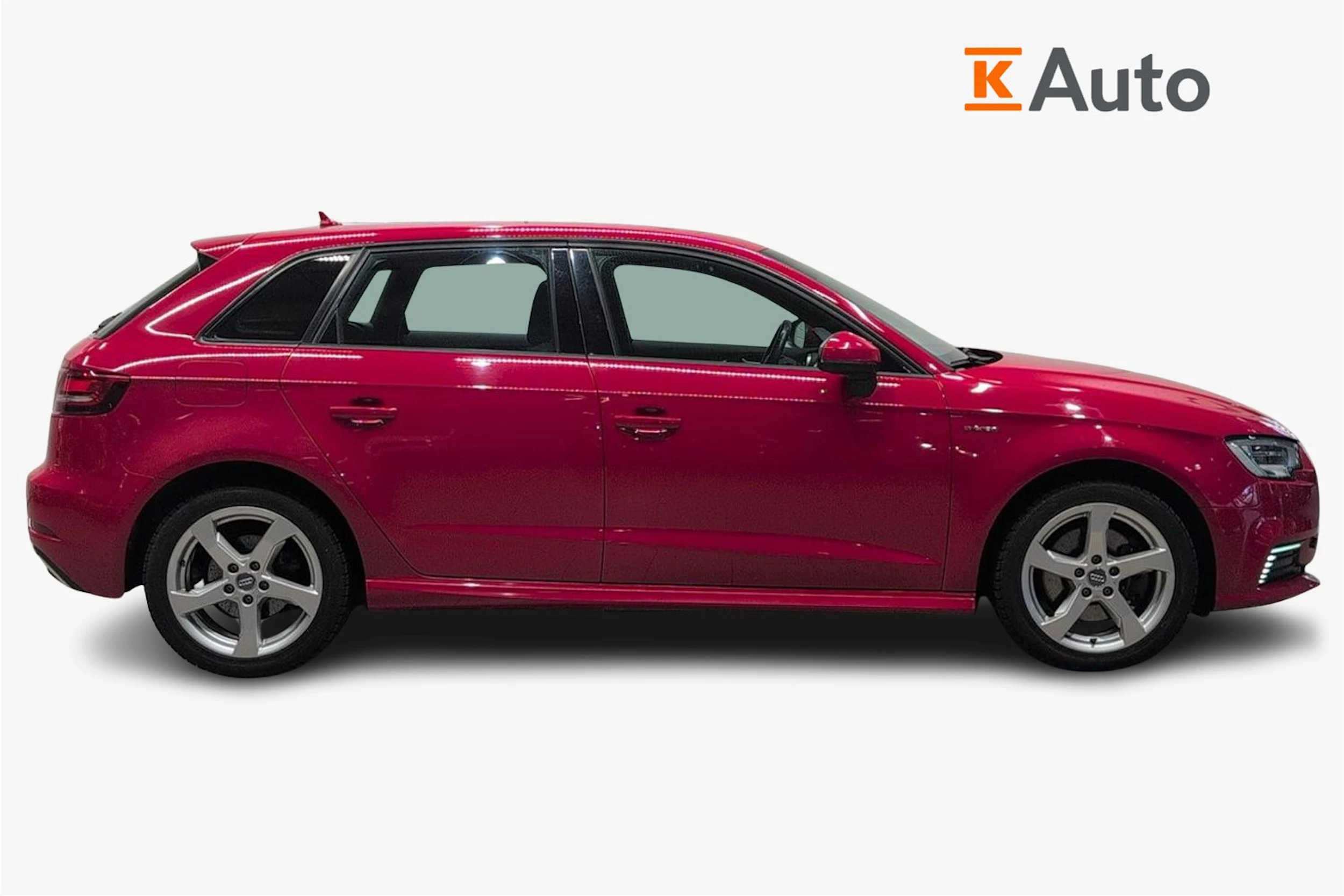 punainen Audi A3 2018 kuva 7.