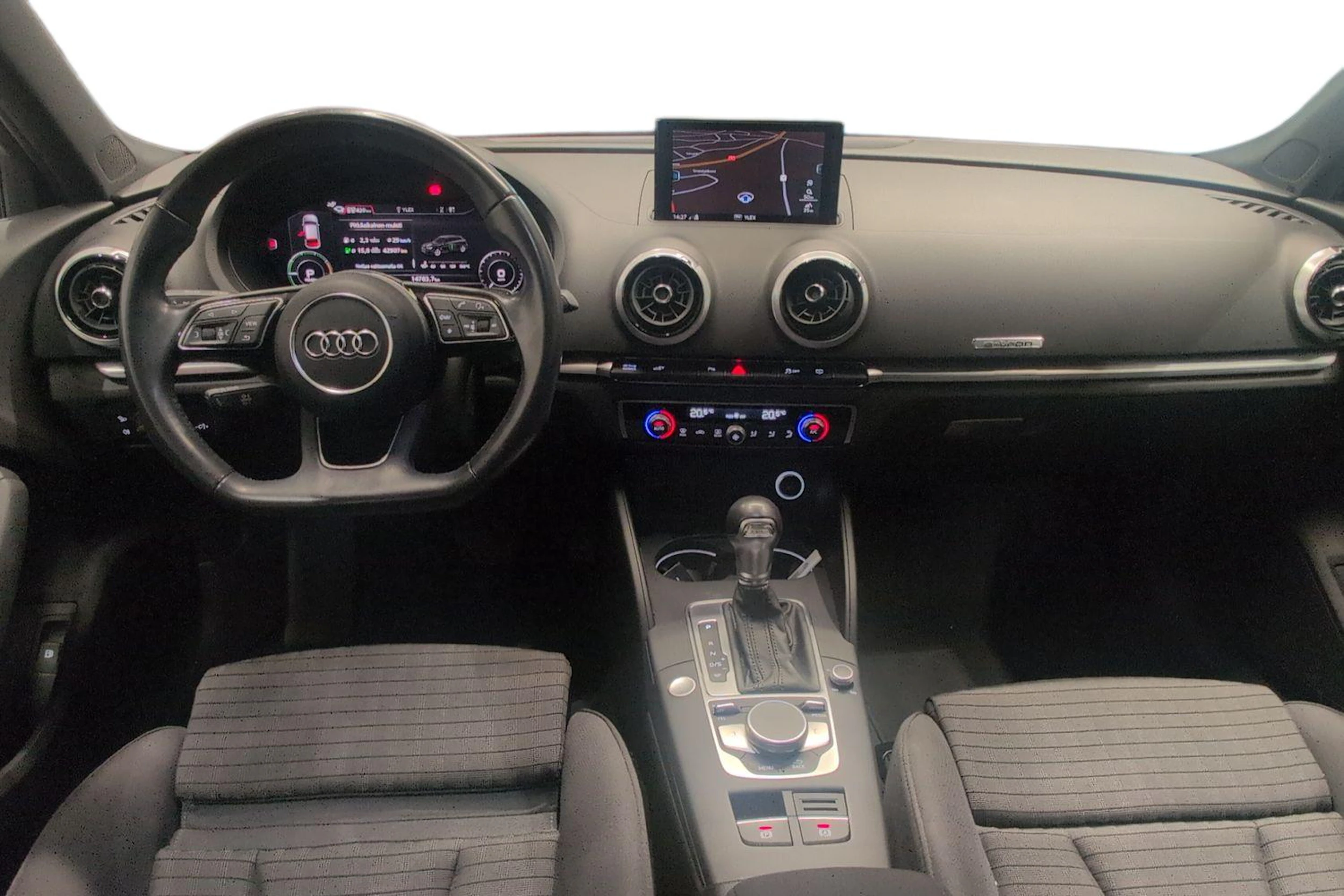 punainen Audi A3 2018 kuva 9.