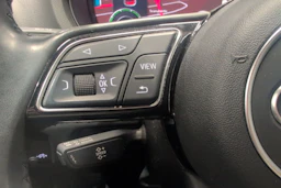 punainen Audi A3 2018 kuva 17.
