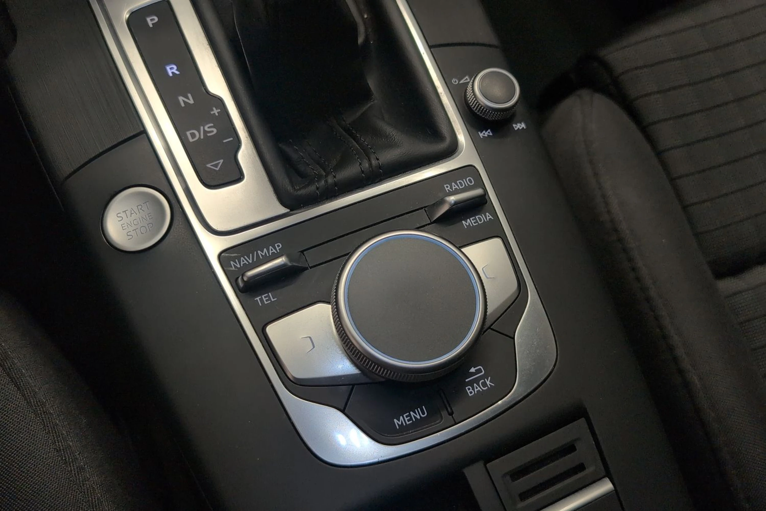 punainen Audi A3 2018 kuva 23.