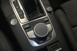 punainen Audi A3 2018 kuva 23.