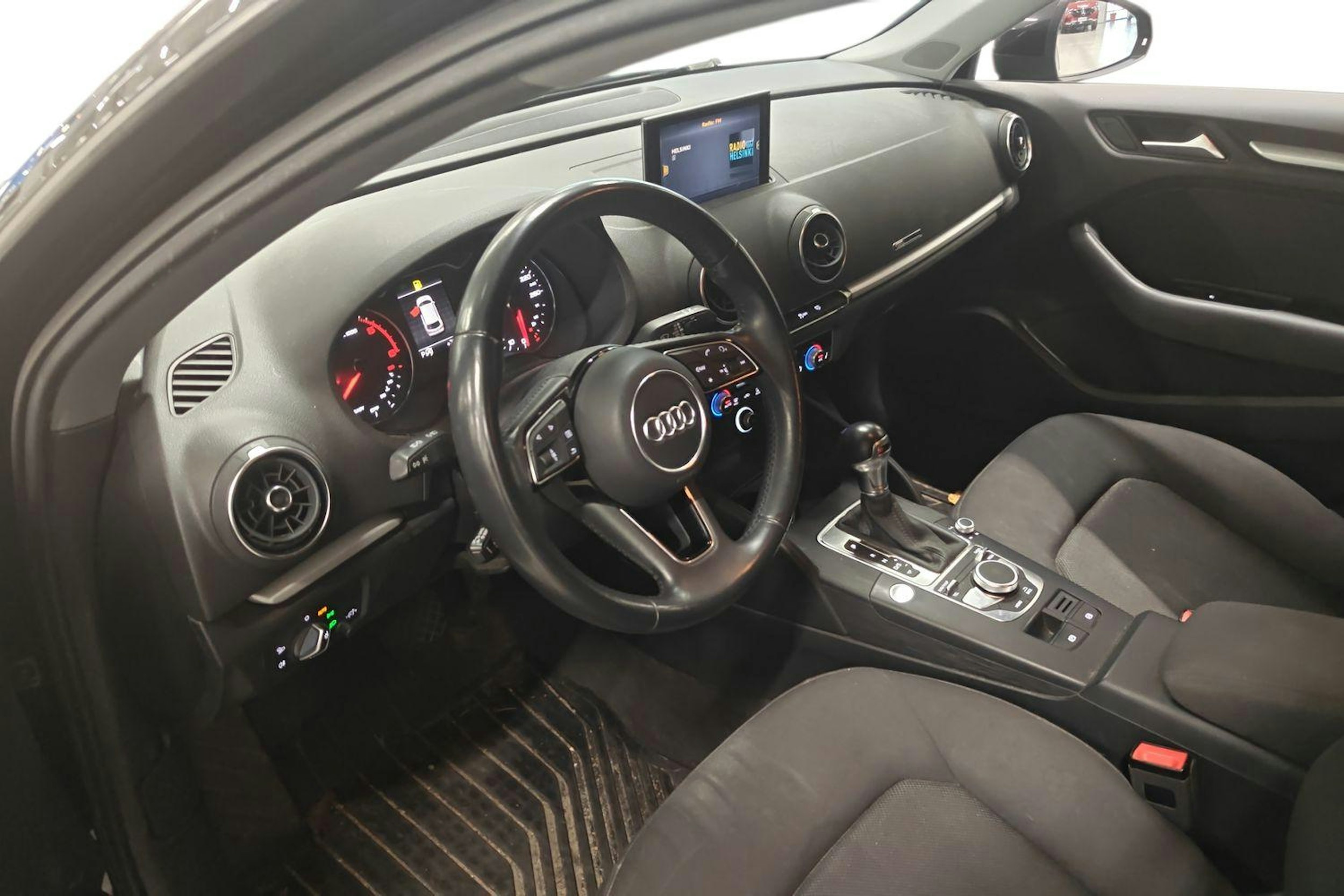 musta Audi A3 2018 kuva 3.
