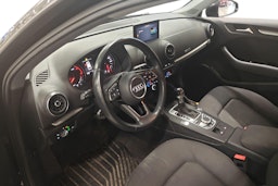 musta Audi A3 2018 kuva 3.