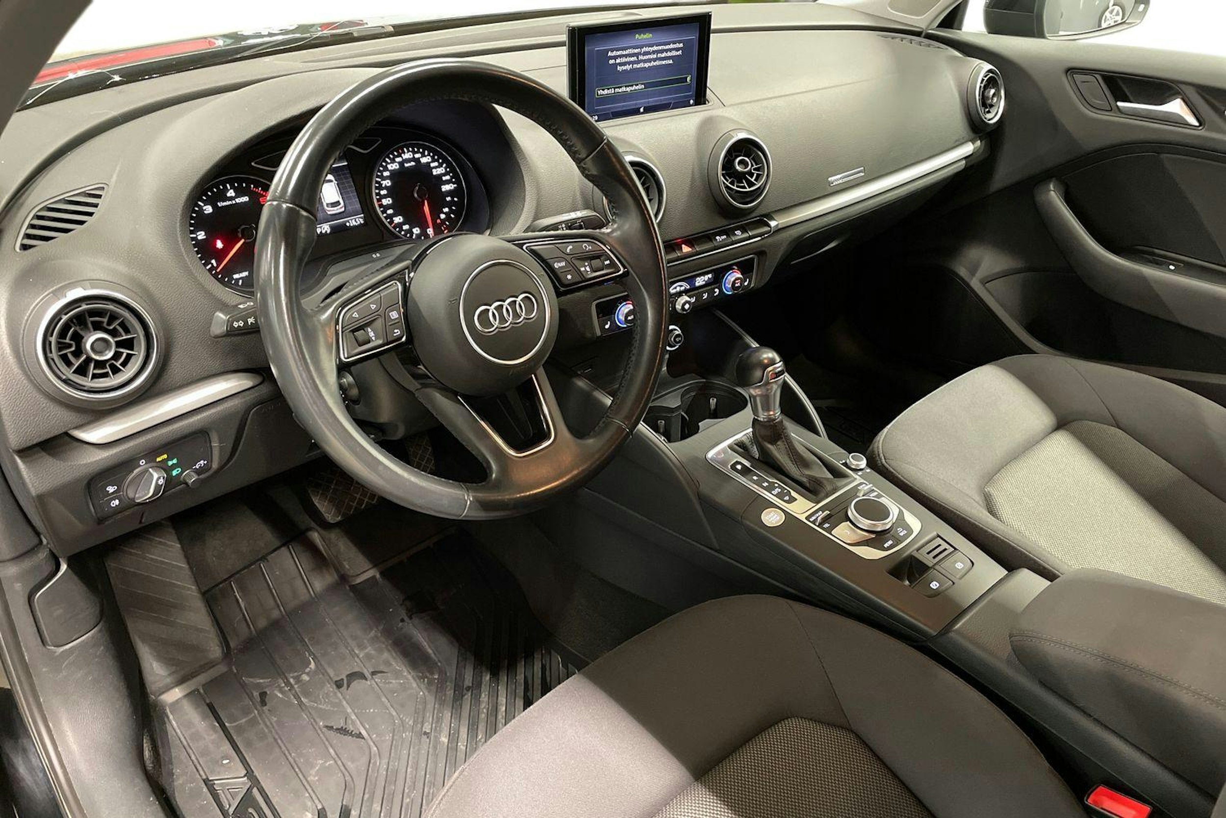 musta Audi A3 2018 kuva 7.