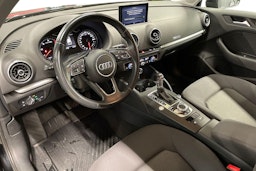 musta Audi A3 2018 kuva 7.