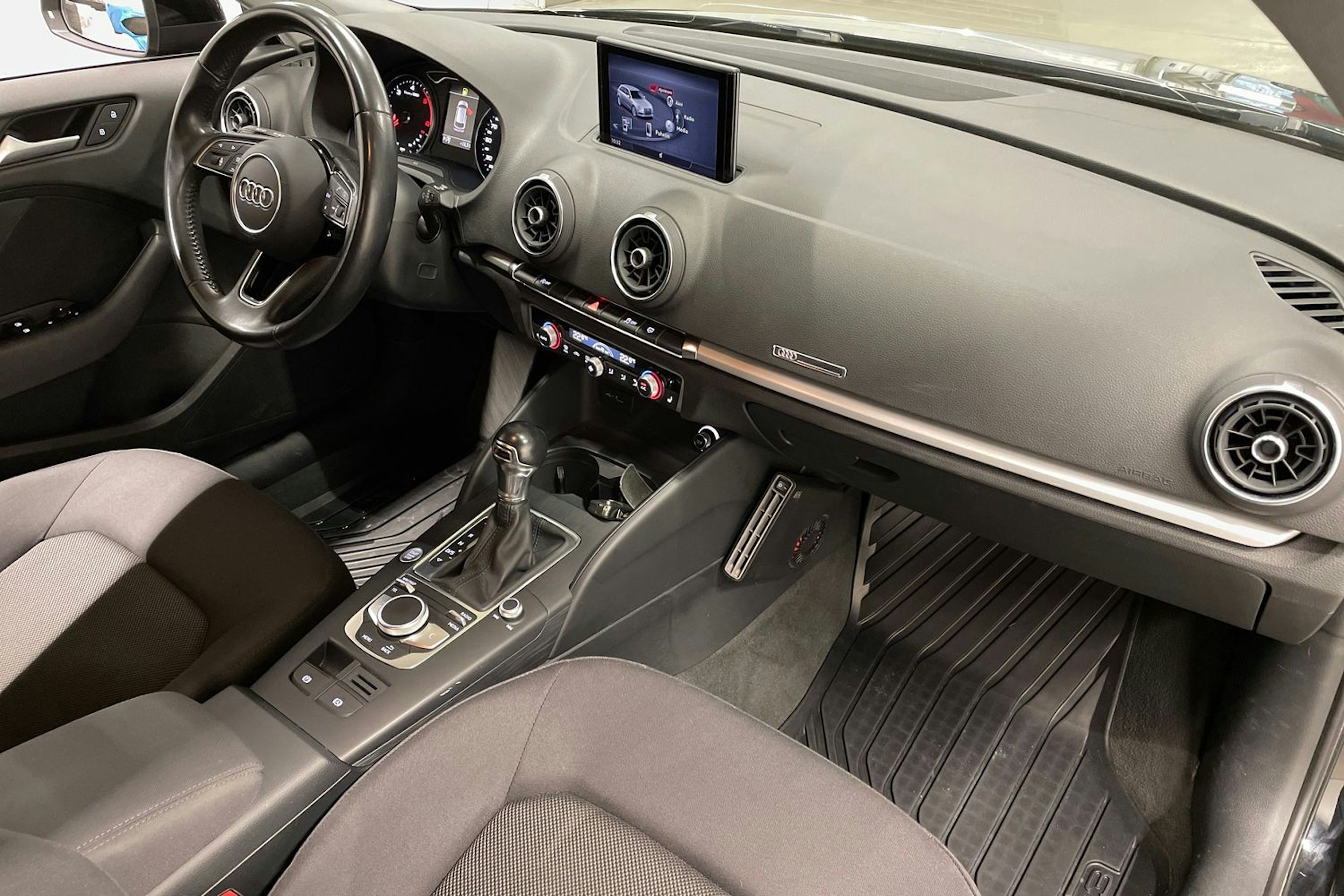 musta Audi A3 2018 kuva 27.