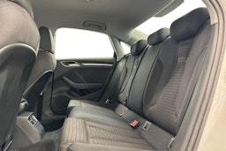 Valkoinen Audi A3 2018 kuva 8.