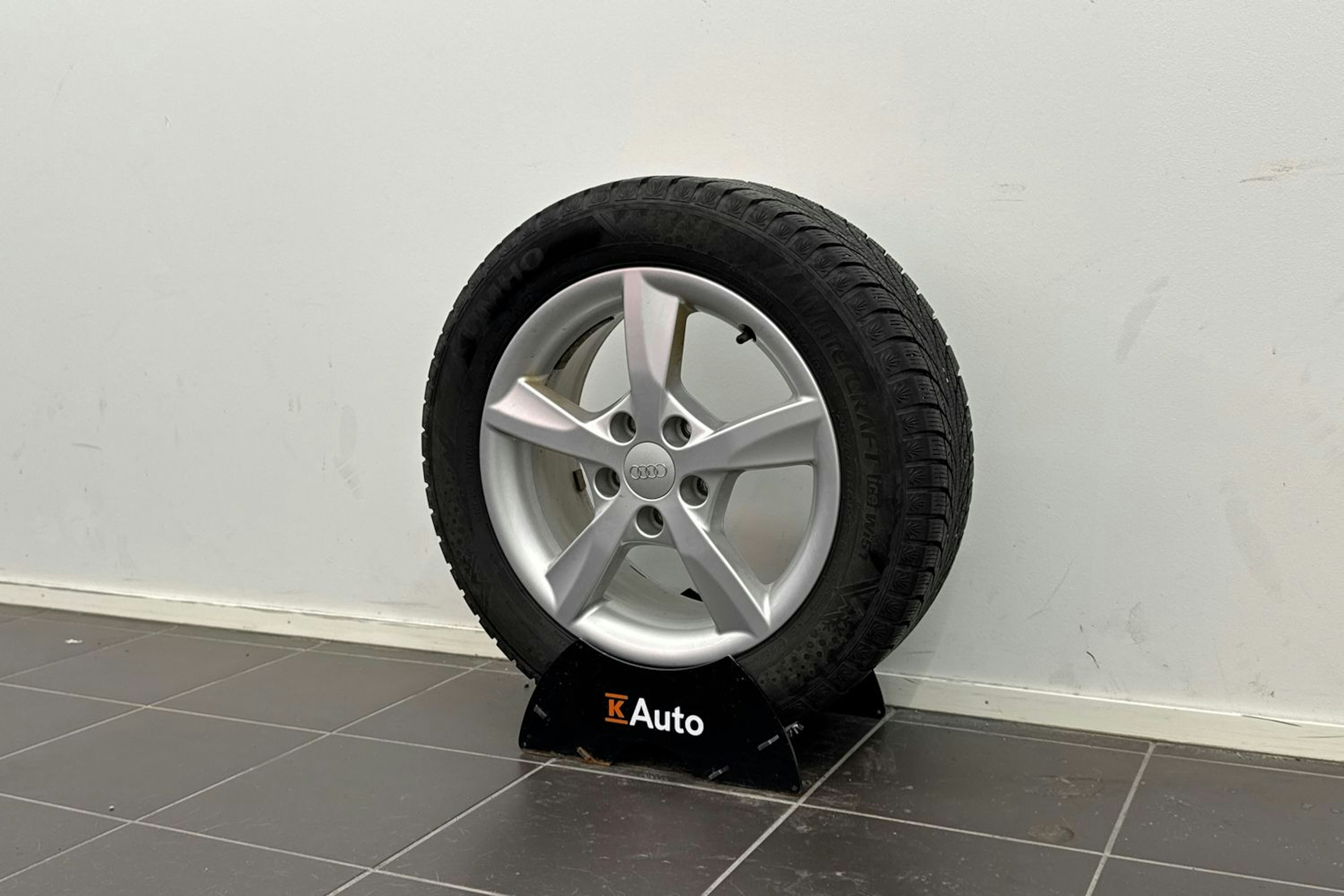 Valkoinen Audi A3 2018 kuva 10.
