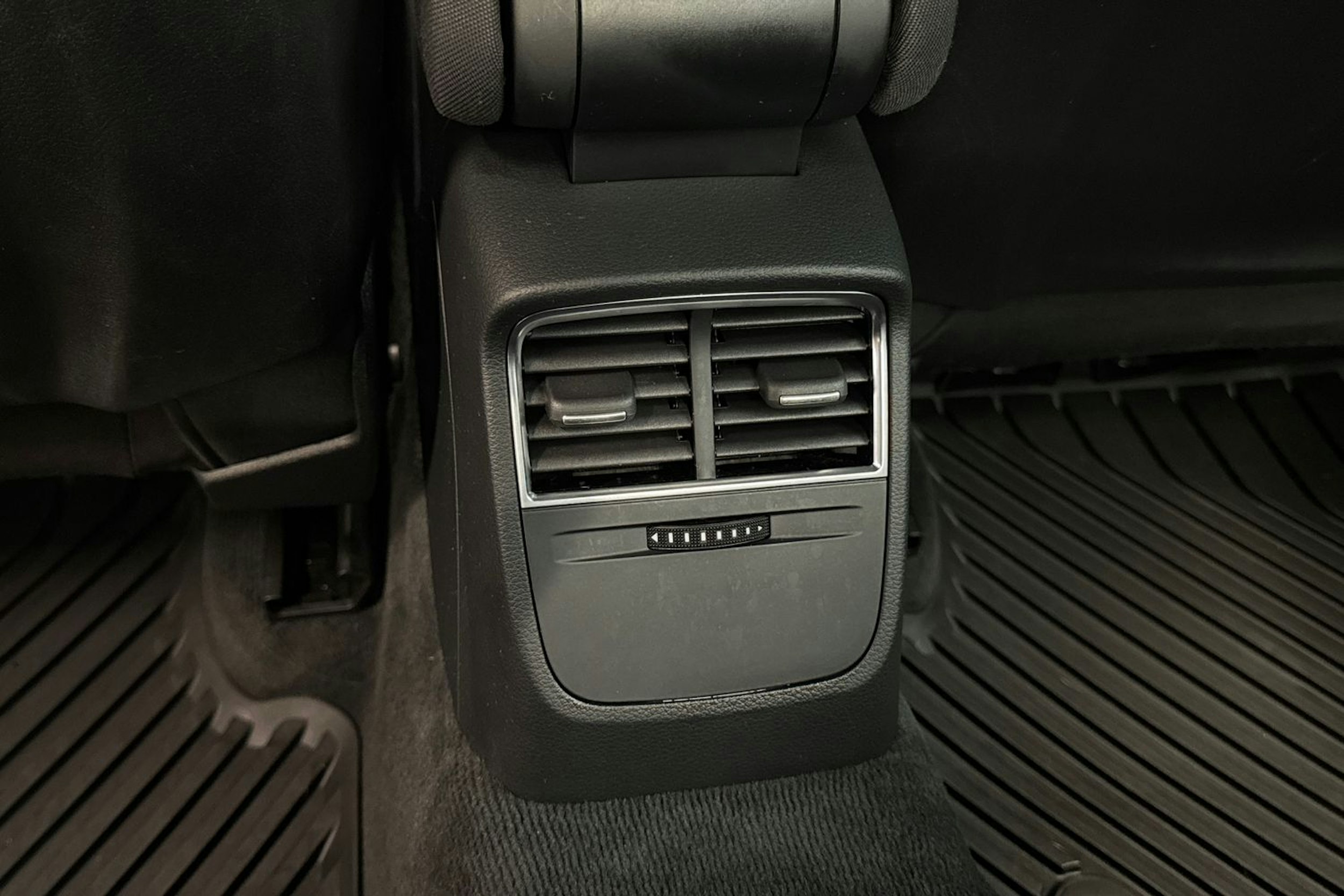 Valkoinen Audi A3 2018 kuva 12.