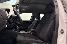 Valkoinen Audi A3 2018 kuva 13.