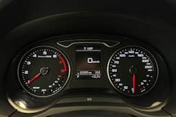 Valkoinen Audi A3 2018 kuva 14.