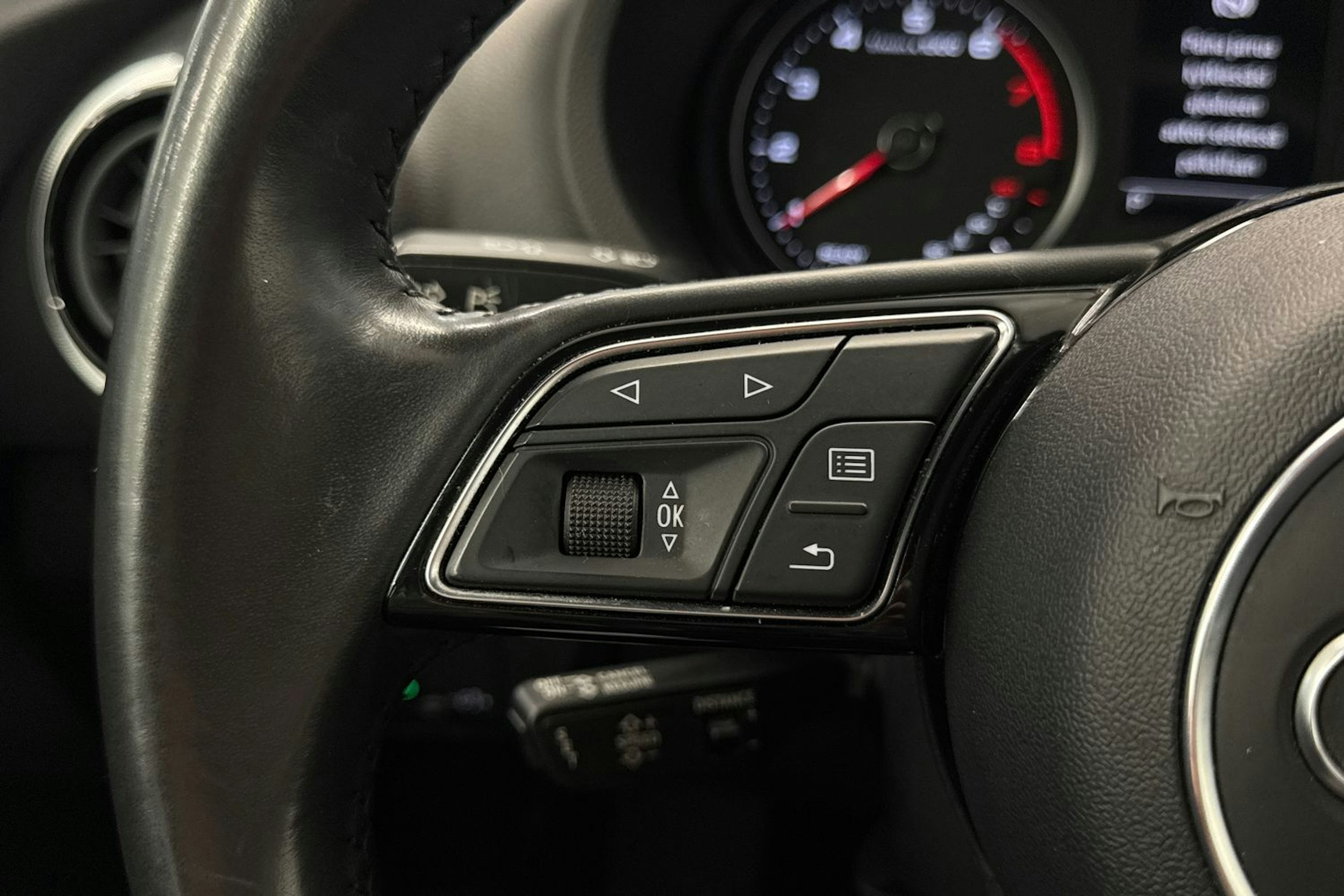 Valkoinen Audi A3 2018 kuva 15.