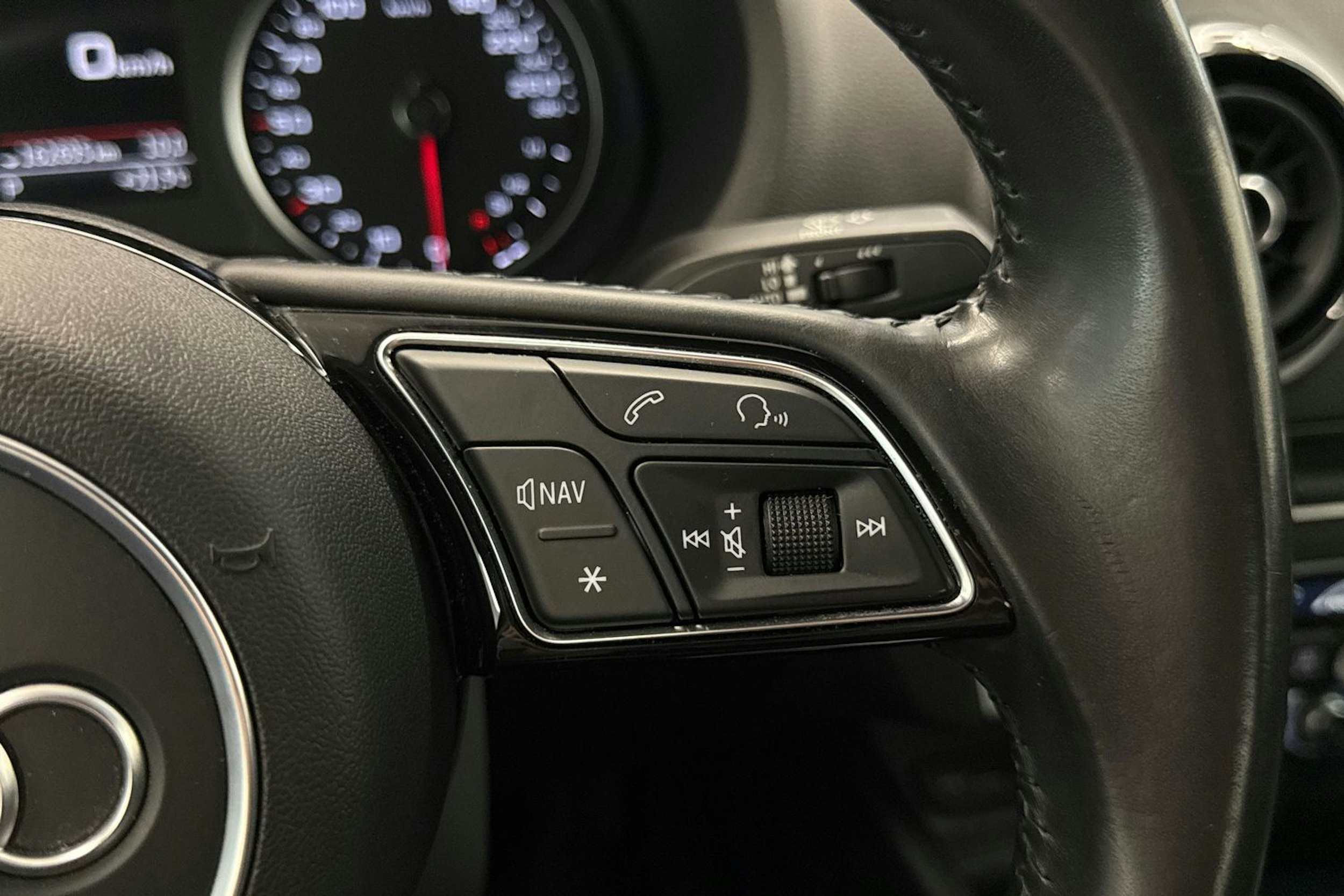 Valkoinen Audi A3 2018 kuva 16.